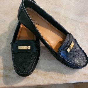 Tahari leather loafer